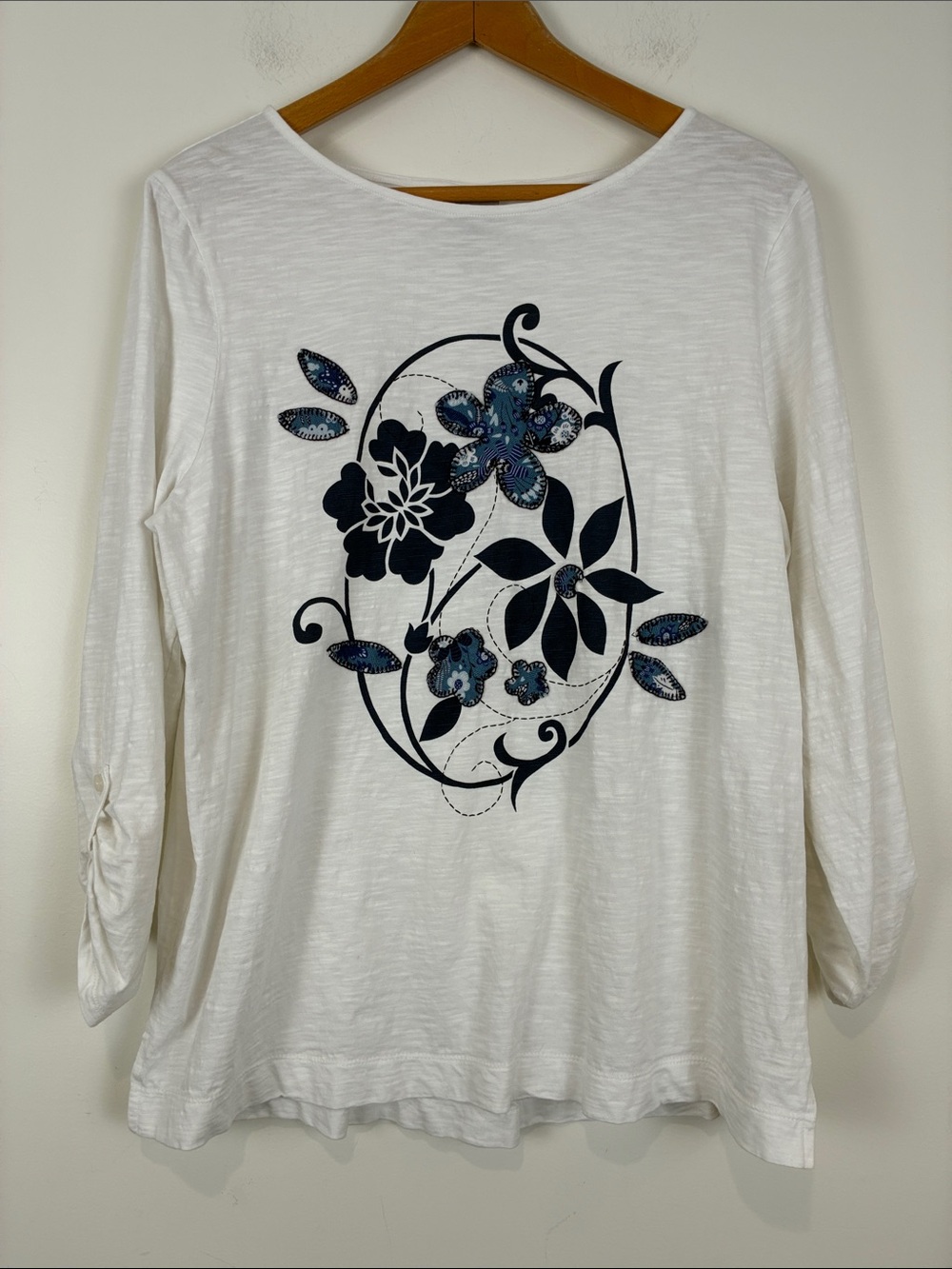Chico's 3 (XL/16) White Long-Sleeve Roll Tab Tee Blue Floral Design Lightweight
